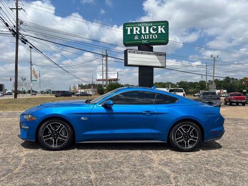 Used 2021 Ford Mustang GT RWD image 2
