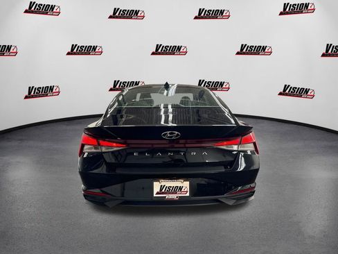 Used 2022 Hyundai Elantra SEL w/ Preferred Accessory Package image 6