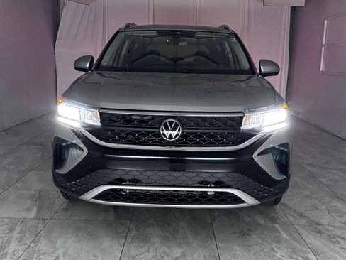 Used 2024 Volkswagen Taos SE image 37