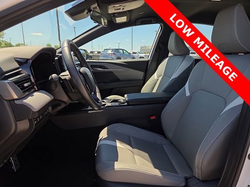 Used 2025 Toyota Camry SE FWD image 15