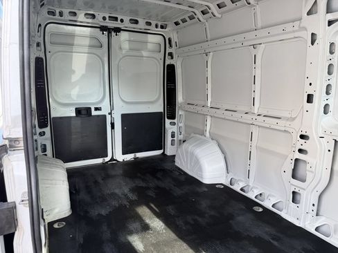 Used 2025 RAM ProMaster 2500 w/ Convenience Group FWD image 38
