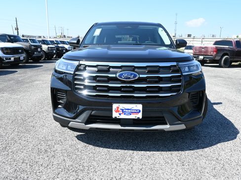 New 2026 Ford Explorer Active RWD image 9