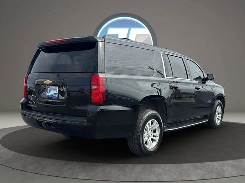 Used 2018 Chevrolet Suburban LT image 6