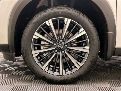 New 2026 Nissan Pathfinder Platinum AWD/4WD image 12