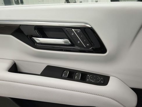 New 2026 Chevrolet Tahoe Premier w/ Sun And Tow Package AWD/4WD image 26