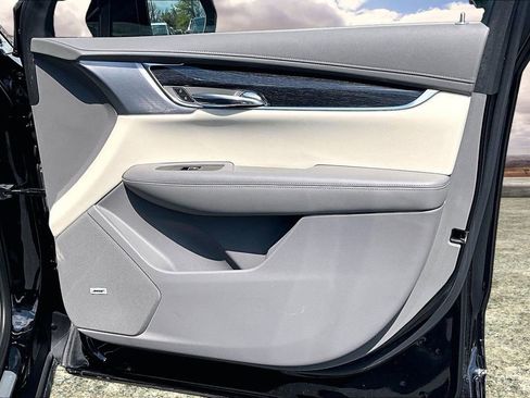 Used 2023 Cadillac XT6 Premium Luxury w/ Technology Package image 29