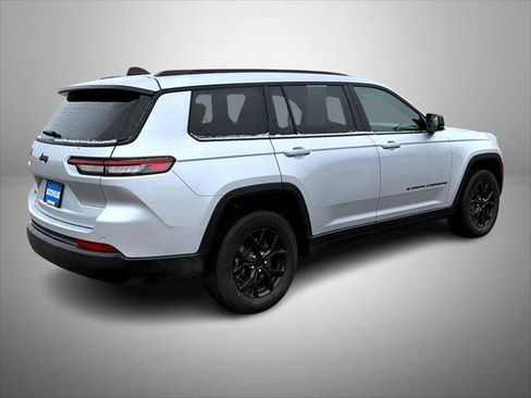Certified 2024 Jeep Grand Cherokee L Laredo image 5