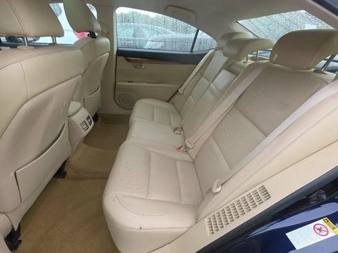 Used 2013 Lexus ES 300h w/ Luxury Pkg FWD image 6
