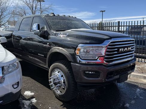 Used 2024 RAM 3500 Limited w/ Towing Technology Group image 1