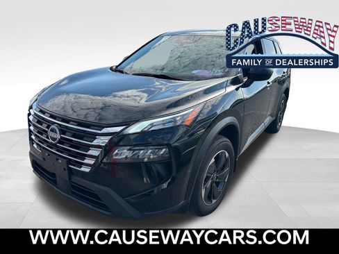 Used 2024 Nissan Rogue SV image 1