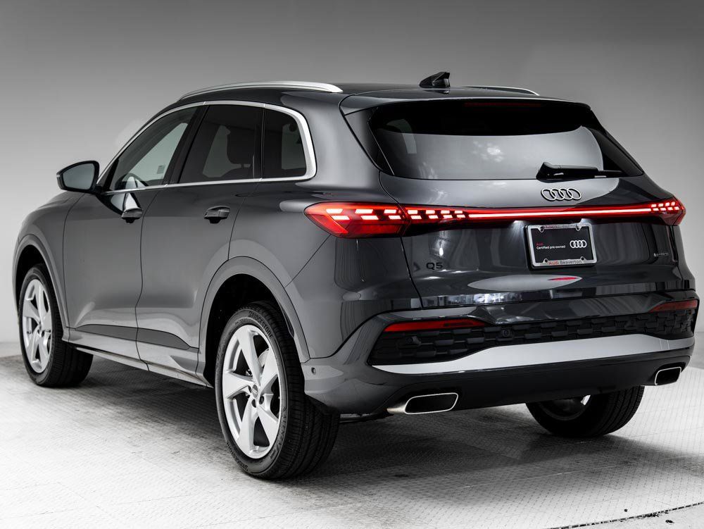 Used 2025 Audi Q5 Premium Plus w/ Premium Plus AWD/4WD image 3