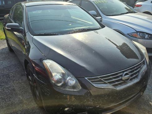 Used 2010 Nissan Altima 3.5 SR w/ Premium Pkg image 5