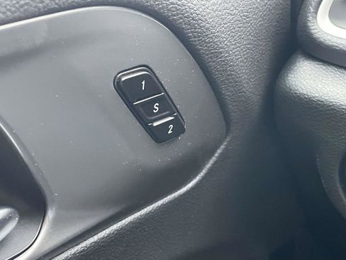 New 2026 Chrysler Pacifica Select w/ S Appearance Package image 6