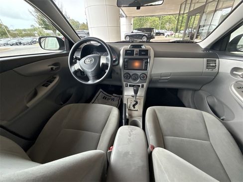 Used 2013 Toyota Corolla LE Special Edition image 18