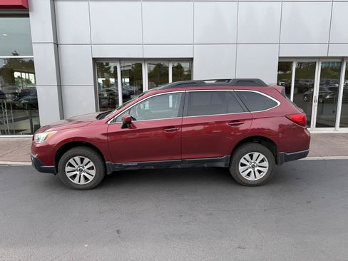 Used 2015 Subaru Outback 2.5i Premium AWD/4WD image 2