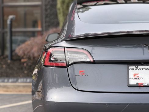 Used 2021 Tesla Model 3 Performance image 15