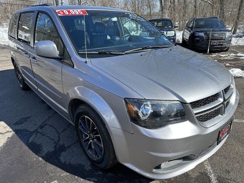 Used 2016 Dodge Grand Caravan R/T image 3