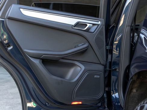 Certified 2018 Porsche Macan GTS AWD/4WD image 44