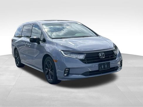 Used 2023 Honda Odyssey Sport image 3
