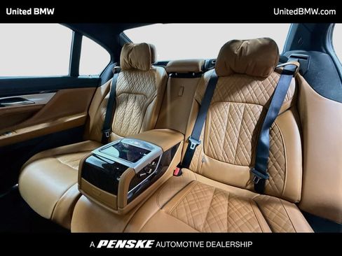 Used 2022 BMW 750i xDrive w/ Luxury Rear Seating Package AWD/4WD image 20
