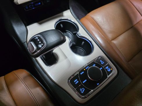 Used 2015 Jeep Grand Cherokee Summit AWD/4WD image 38