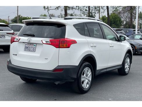 Used 2013 Toyota RAV4 LE FWD image 6