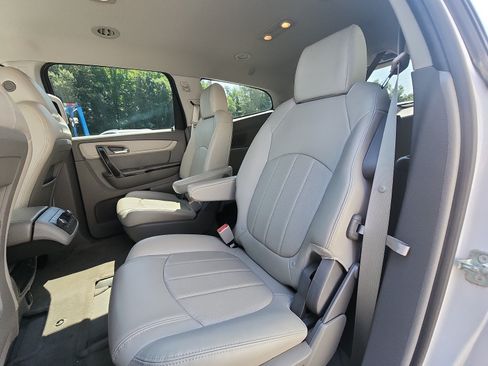 Used 2017 Chevrolet Traverse Premier FWD image 19