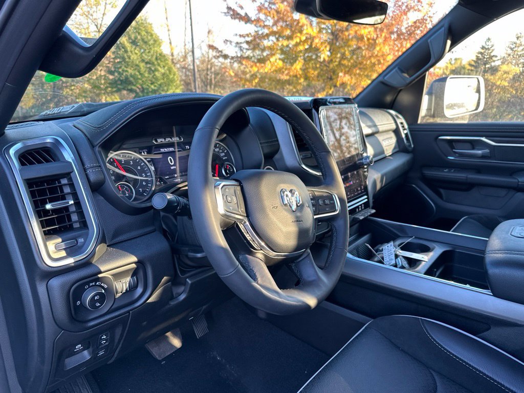 Used 2025 RAM 1500 Laramie w/ Sport Appearance Package AWD/4WD image 10