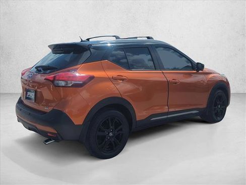 Used 2020 Nissan Kicks SR w/ SR Premium Package FWD image 5