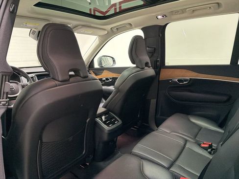 Used 2022 Volvo XC90 T6 Momentum w/ Advanced Package image 25