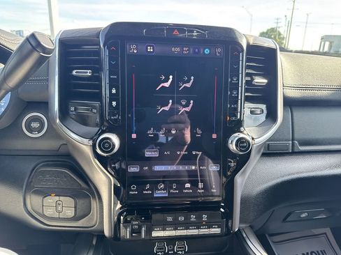 New 2026 RAM 4500 4x4 Crew Cab DRW w/ Laramie Trim Package image 18