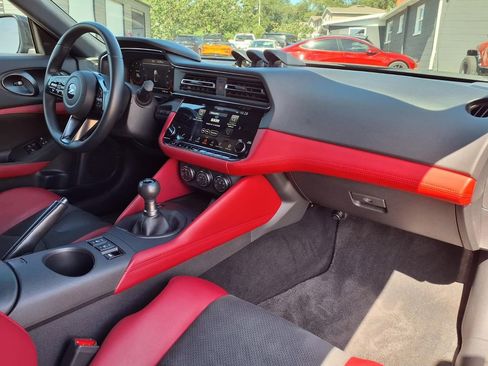 Used 2024 Nissan Z Performance w/ Floor Mat Package RWD image 11