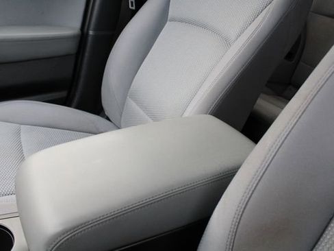 Used 2018 Subaru Outback 2.5i Premium image 17