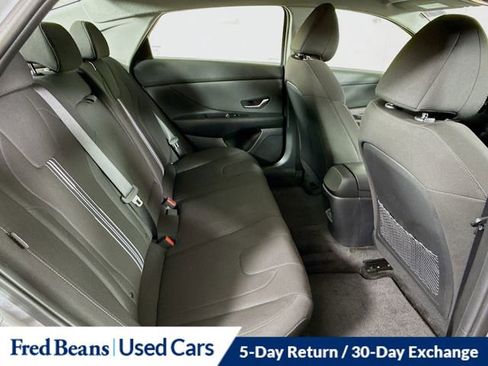Certified 2025 Hyundai Elantra SEL w/ Cargo Package image 28