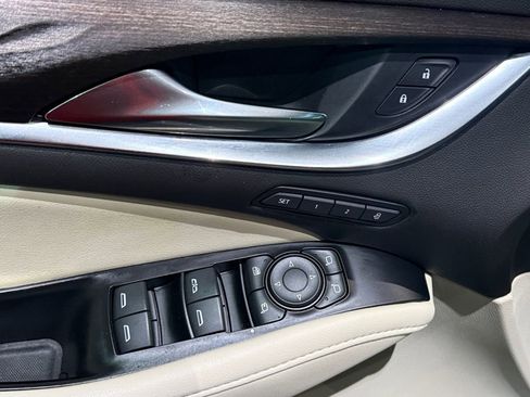 Used 2022 Buick Enclave Avenir w/ Avenir Technology Package image 17