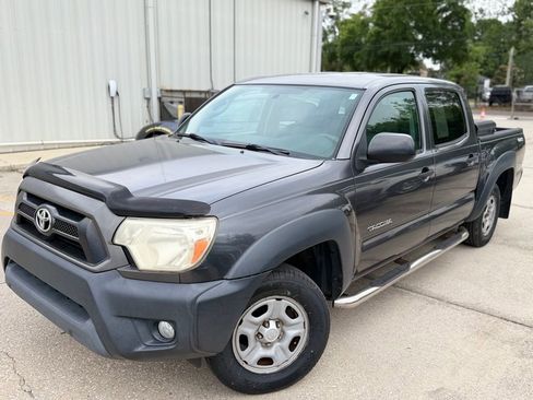 Used 2013 Toyota Tacoma 2WD Double Cab w/ Convenience Pkg image 1