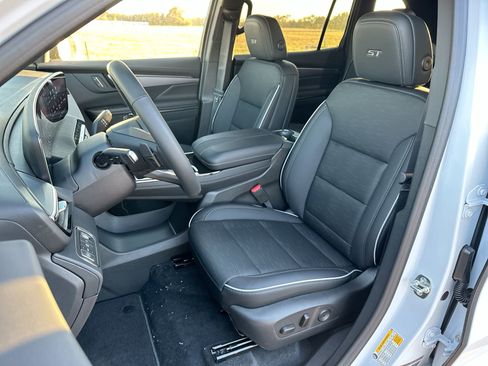 New 2026 Buick Enclave Sport Touring image 11