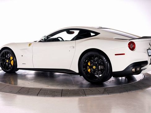 Used 2015 Ferrari F12 Berlinetta image 7