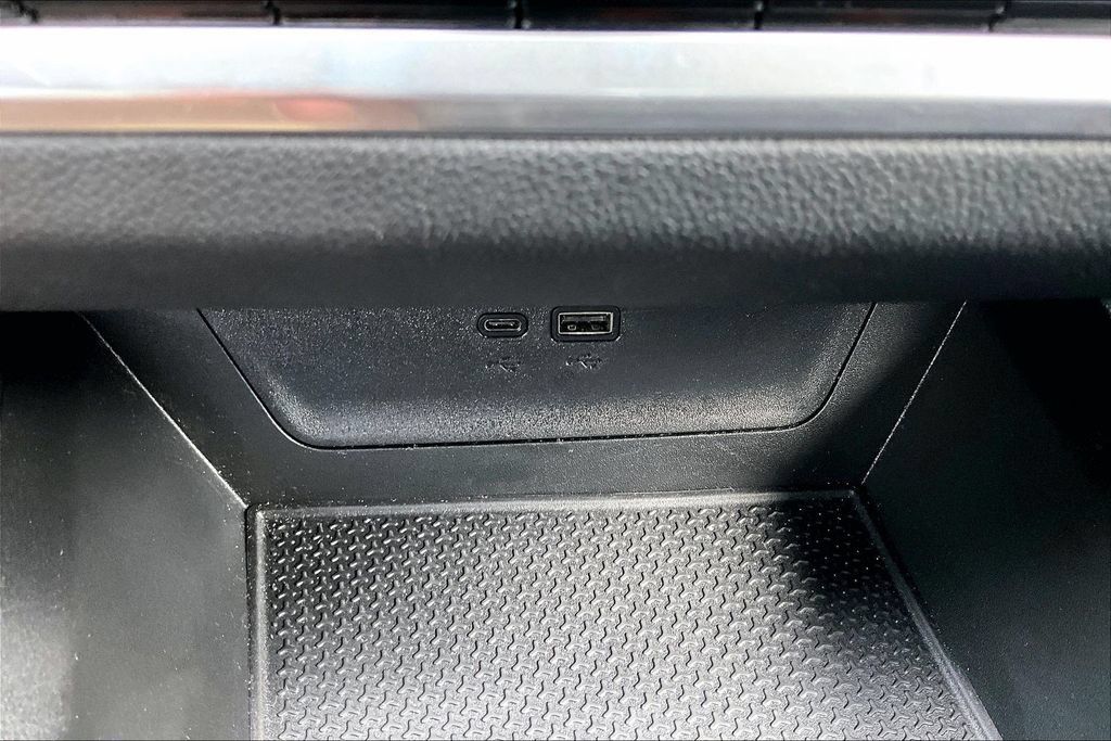 Used 2025 Chevrolet Equinox LT AWD/4WD image 15
