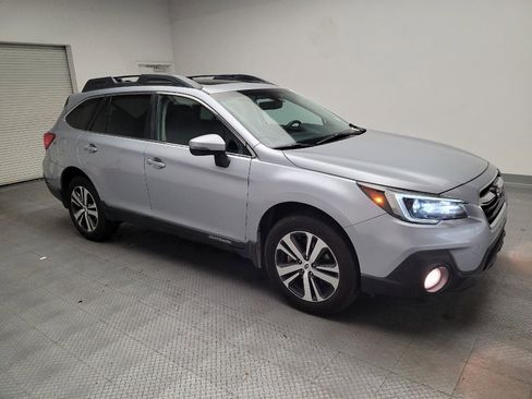 Used 2018 Subaru Outback 2.5i Limited AWD/4WD image 11
