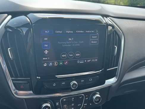 Certified 2023 Chevrolet Traverse RS image 19