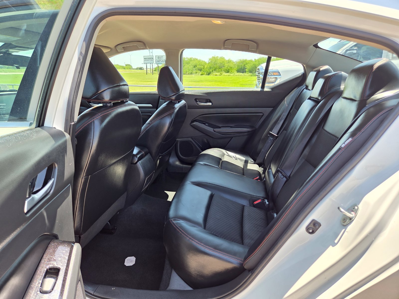 Used 2024 Nissan Altima 2.5 SR FWD image 15