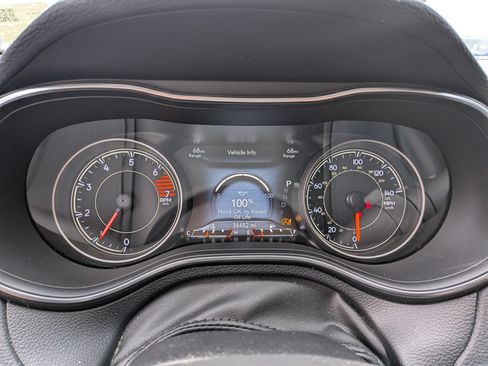 Used 2020 Jeep Cherokee Limited FWD image 27