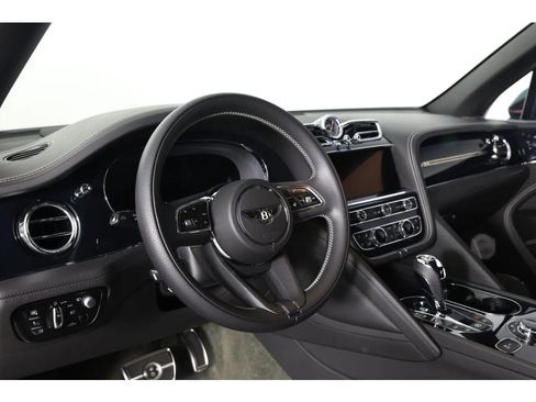 Certified 2023 Bentley Bentayga Extended Wheelbase AWD/4WD image 18