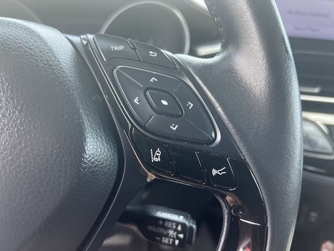 Used 2021 Toyota C-HR Limited FWD image 20
