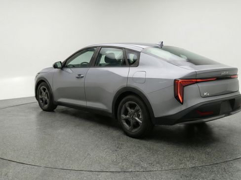 Used 2025 Kia K4 LXS image 6