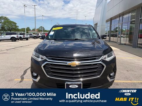 Used 2019 Chevrolet Traverse LT w/ LT Premium Package AWD/4WD image 2
