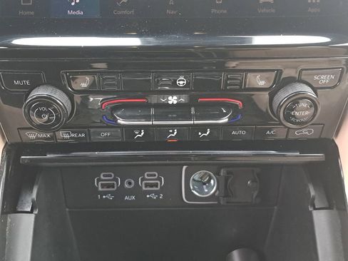 Used 2023 Jeep Grand Cherokee L Limited image 25