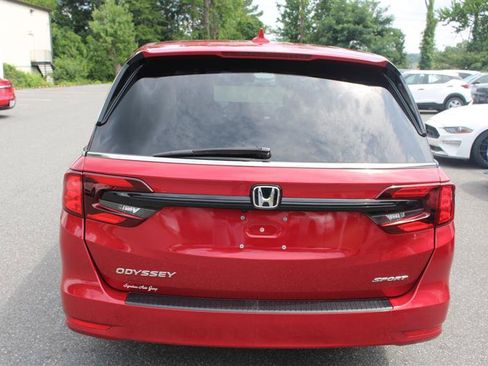 Used 2023 Honda Odyssey Sport image 5