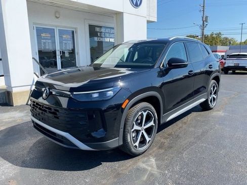 New 2025 Volkswagen Tiguan SE image 6